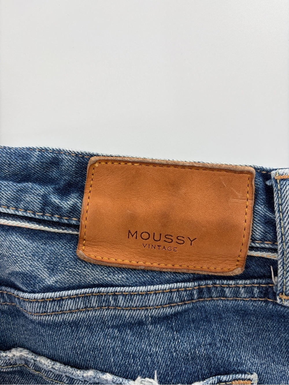 Moussy Light Vintage Denim Avenal tapered mid rise blue cropped Jeans size 34 - Picture 14 of 16